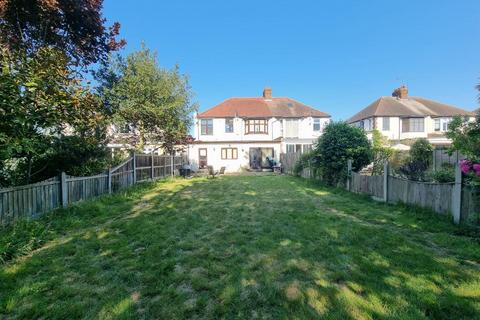 4 bedroom house for sale, Tresco Gardens, Seven kings