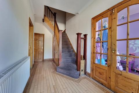 4 bedroom house for sale, Tresco Gardens, Seven kings