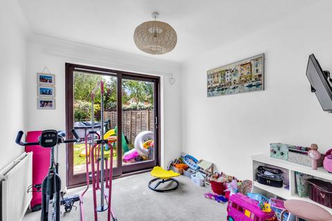 3 bedroom semi-detached house for sale, Middlemead, Folkestone, CT19