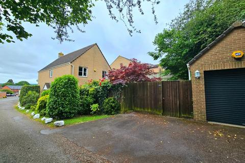 undefined, Manor Avenue, Cam, Dursley
