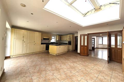 5 bedroom semi-detached house for sale, Renters Avenue, NW4