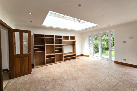 5 bedroom semi-detached house for sale, Renters Avenue, NW4