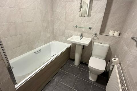 2 bedroom ground floor flat to rent, Adswood Lane West, Stockport, SK3 8HZ