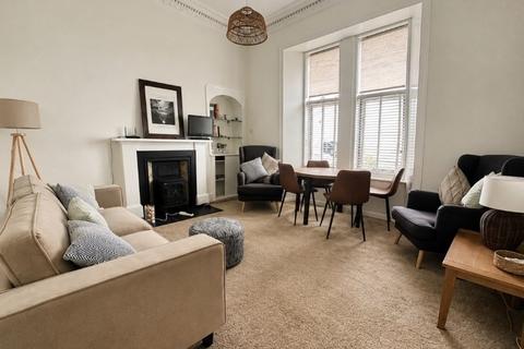 2 bedroom flat to rent, Bay Street, Largs KA29