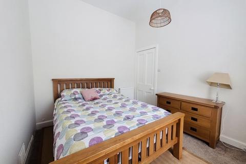 2 bedroom flat to rent, Bay Street, Largs KA29