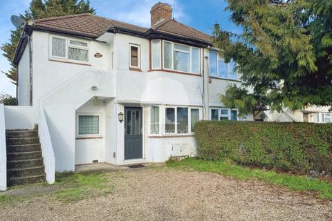 1 bedroom ground floor maisonette to rent, Wiltshire Avenue, Slough SL2