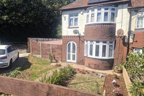 3 bedroom end of terrace house for sale, Old Road East, Gravesend