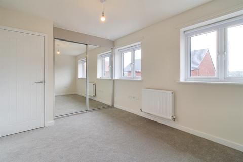 3 bedroom semi-detached house to rent, Horwood Drive, Gedling, NG4 4NF