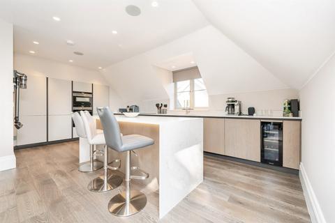 2 bedroom penthouse for sale, Elizabeth Grove, Bushey Heath, Bushey