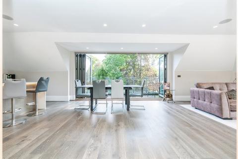 2 bedroom penthouse for sale, Elizabeth Grove, Bushey Heath, Bushey