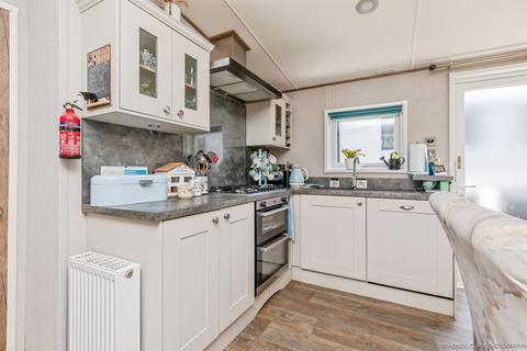 2 bedroom park home for sale, Woodlands Drive, Hastings