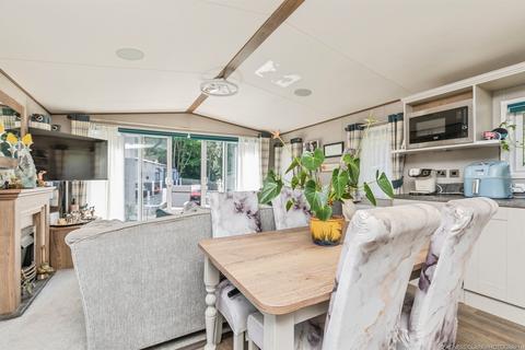 2 bedroom park home for sale, Woodlands Drive, Hastings