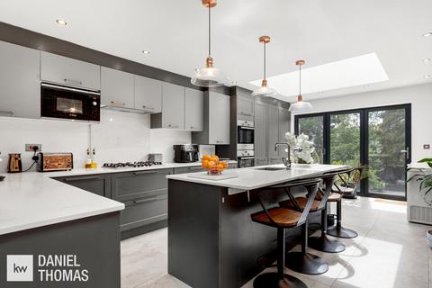 DANIEL THOMAS | Ruskin Avenue, Waltham Abbey, EN9 3BP