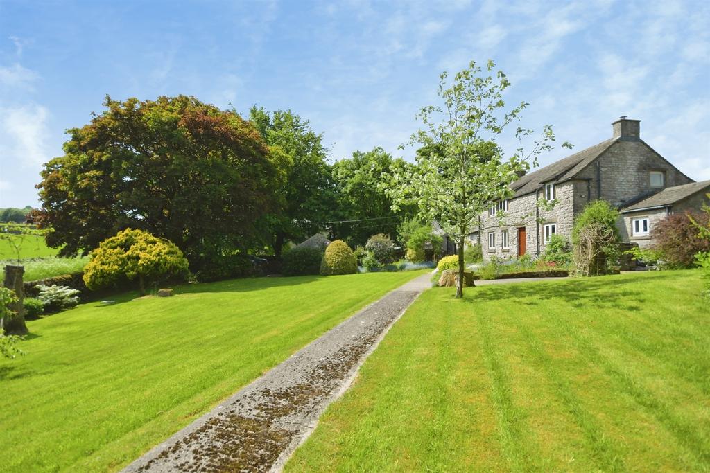 2 bedroom cottage for sale