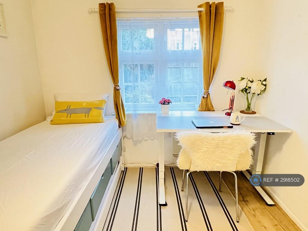 1 bedroom end of terrace house to rent