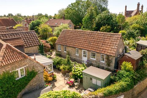 4 bedroom end of terrace house for sale, Northampton Road, Yardley Hastings, Northamptonshire, NN7