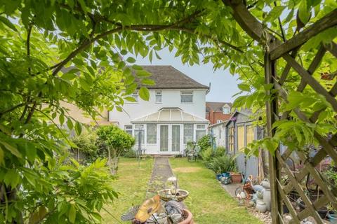 3 bedroom end of terrace house for sale, Ceely Road, Aylesbury