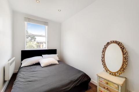 2 bedroom flat to rent, Deptford Church Street, London, SE8