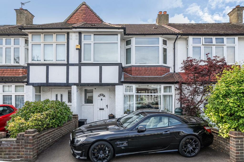 Detached house exterior, driveway