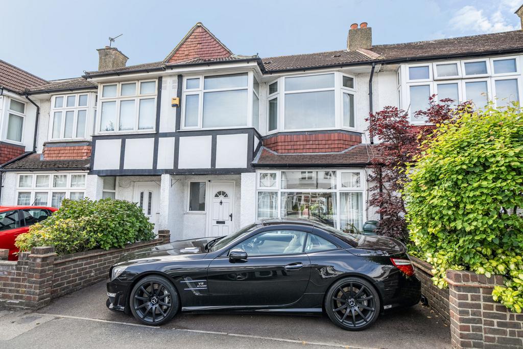Detached house exterior, driveway