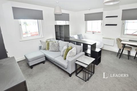 Studio to rent, De Grey Road, CO4