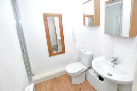 Studio to rent, De Grey Road, CO4