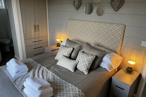 2 bedroom lodge for sale, Prestige Plantation House Lodge, Maesmawr Farm Resort, SY17 5SE, Mid Wales
