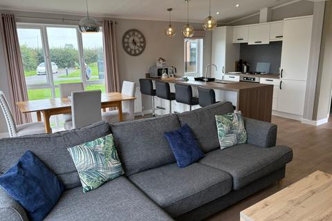 2 bedroom lodge for sale, Tingdene Harrington Lodge, Maesmawr Farm Resort, SY17 5SE, Mid Wales