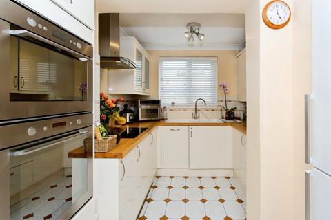 4 bedroom terraced house for sale, Nuns Way, Cambridge