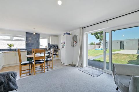 3 bedroom bungalow to rent, West View, Chesham, Buckinghamshire, HP5
