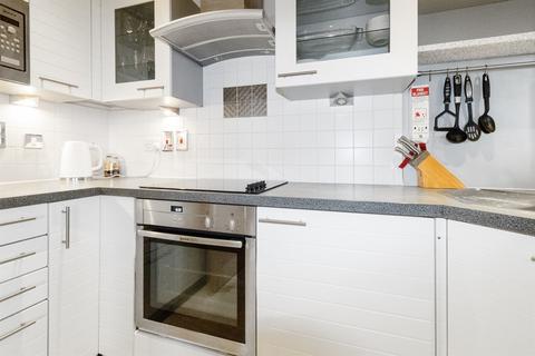 undefined, Echo Court, E16