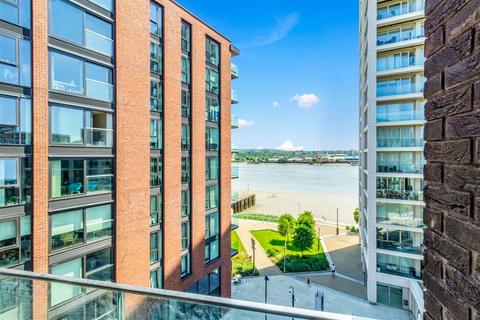undefined, Echo Court, E16
