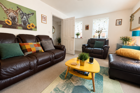 3 bedroom detached house for sale, Manor Road, Newent