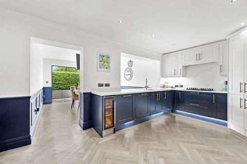4 bedroom semi-detached house for sale, Bowes Drive, Ongar, CM5