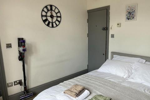 Studio for sale, The Grove, London