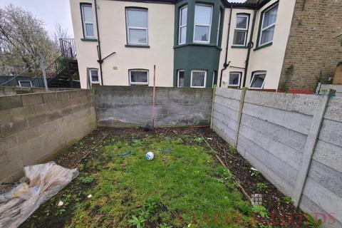 7 bedroom terraced house to rent, London E7