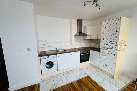 Studio to rent, 9 Cranbrook Road, Ilford, IG1