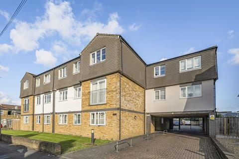 2 bedroom flat to rent, Devonshire Road, Bethany Lodge, DA6