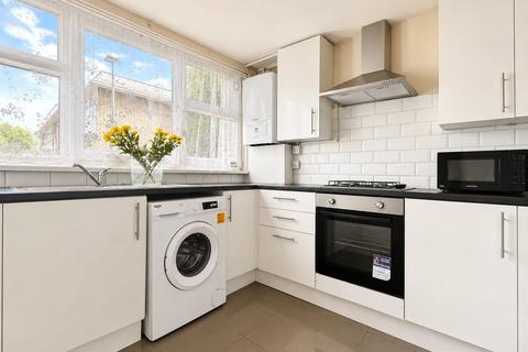 3 bedroom end of terrace house to rent, Ferraro Close, Hounslow, TW5