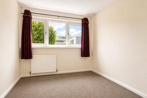 3 bedroom end of terrace house to rent, Ferraro Close, Hounslow, TW5