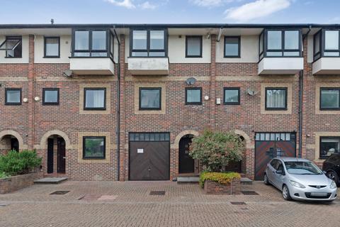 Barnfield Place