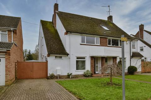 3 bedroom semi-detached house to rent, Radnor Road, Earley, Reading