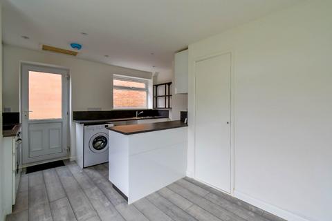 3 bedroom semi-detached house to rent, Radnor Road, Earley, Reading