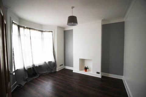 4 bedroom terraced house to rent, Monega Road, Manor Park, E12 6TY