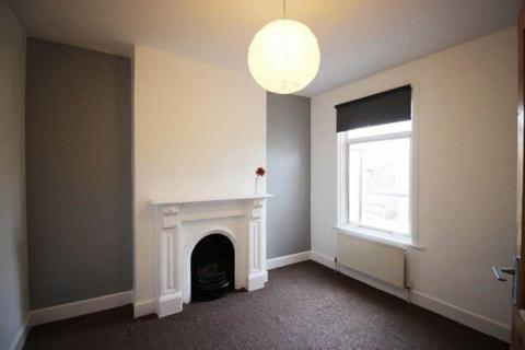 4 bedroom terraced house to rent, Monega Road, Manor Park, E12 6TY