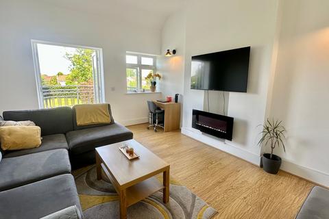 2 bedroom flat for sale, Outwood House, Griffin Farm Drive, Heald Green