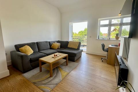 2 bedroom flat for sale, Outwood House, Griffin Farm Drive, Heald Green