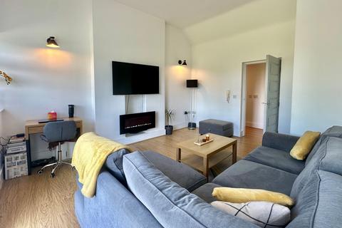 2 bedroom flat for sale, Outwood House, Griffin Farm Drive, Heald Green