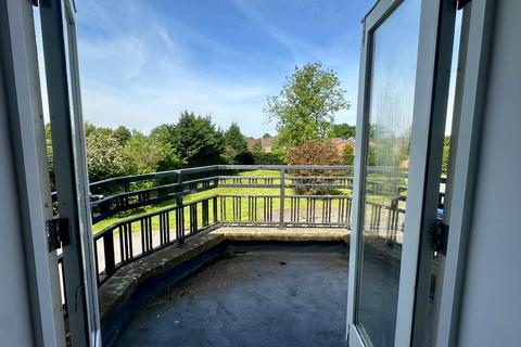 2 bedroom flat for sale, Outwood House, Griffin Farm Drive, Heald Green