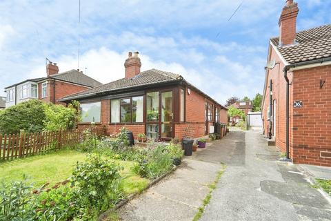 2 bedroom semi-detached bungalow for sale, Fearnville Place, Leeds